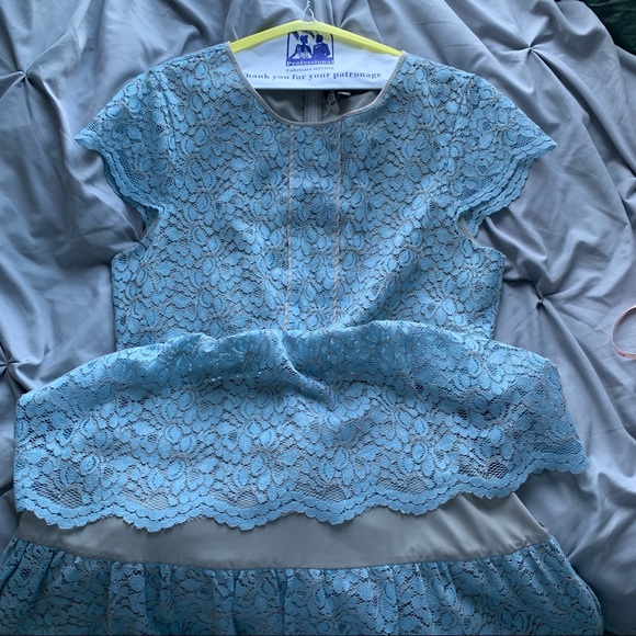 Banana Republic Womens periwinkle blue tiered lace dress with capped sleeves - Picture 5 of 13